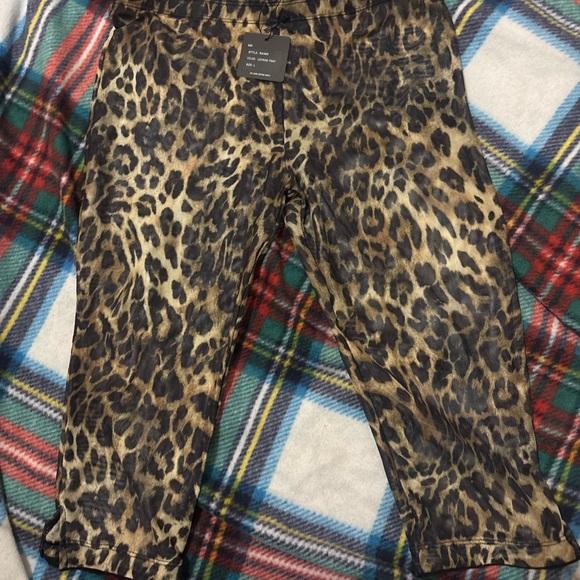 Leopard Print capri - Picture 2 of 3